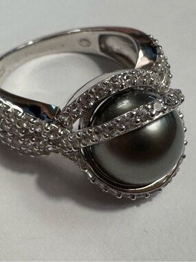 Sterling Silver Pearl Halo Ring in Grey